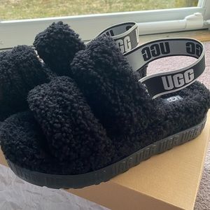 Black, shearling, platform, size 8 Ugg slipper